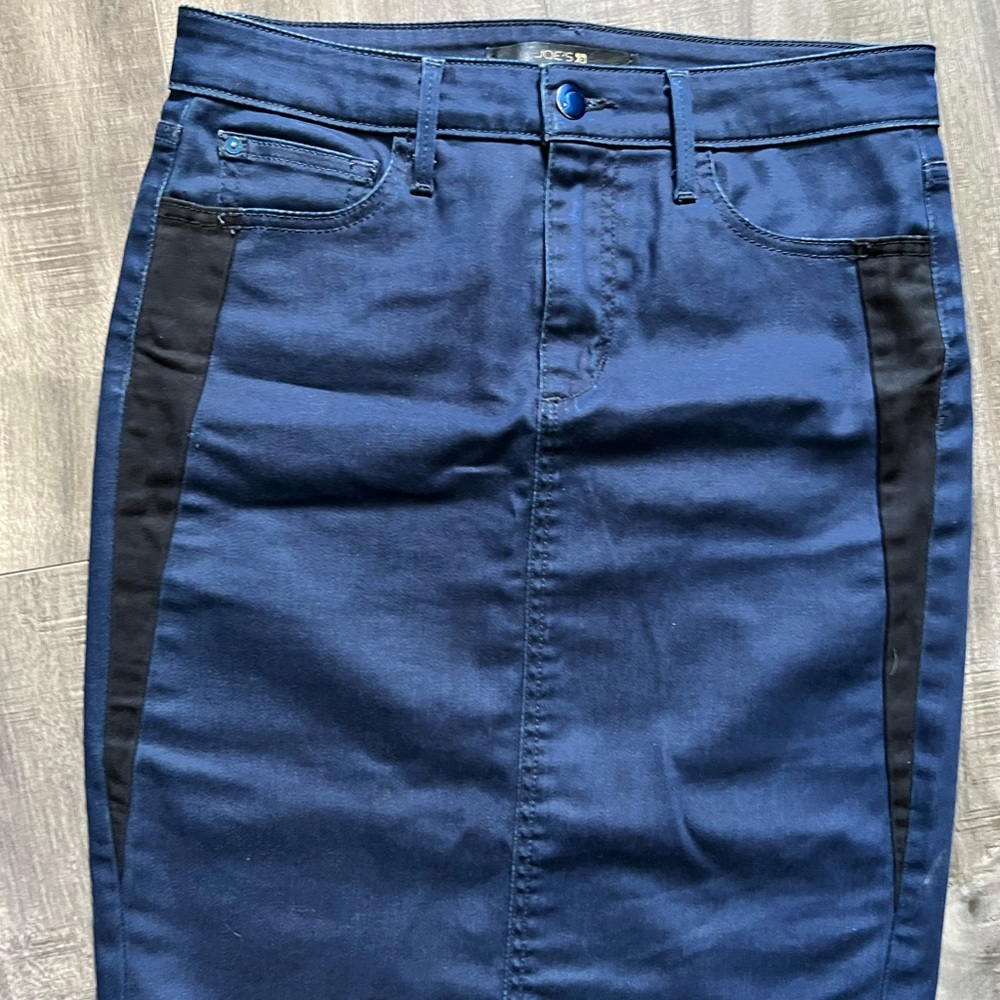 Joes jean skirt. Stretch denim pencil skirt. Deep blue Size 6.